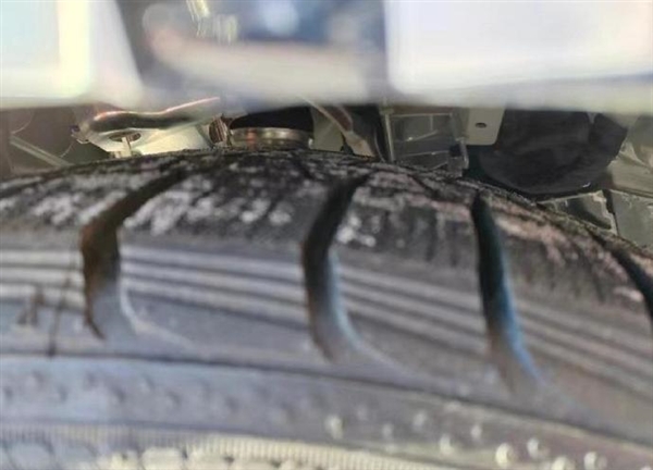 新旗艦來了！華為問界M9首度曝光：預(yù)計(jì)售價(jià)50萬 與Mate60同臺(tái)亮相