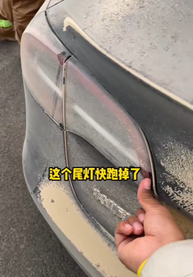 懂車帝測試100萬的特斯拉Model S漏灰最嚴重 駕駛員抱怨：開這車有點嗆