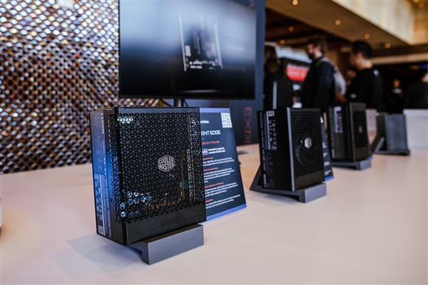 酷冷至尊新電源：2800W能帶四塊RTX4090！1100W不要風(fēng)扇