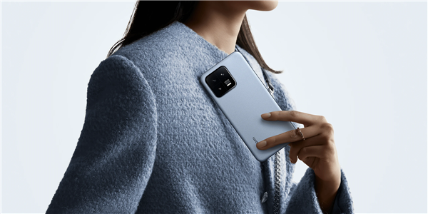 小米14 Pro激進(jìn)！工業(yè)設(shè)計前所未見 直接對標(biāo)iPhone 15 Pro Max