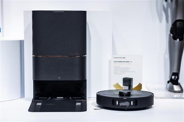 追覓X30掃拖機(jī)器人發(fā)布：首創(chuàng)仿生機(jī)械臂 長(zhǎng)了一雙靈活的手