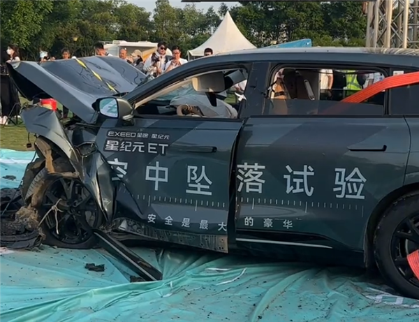 奇瑞星紀元ET從32米高空垂直扔下：A、B、C柱未變形 車門正常打開