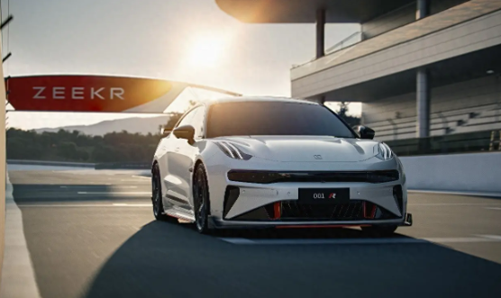 極氪001車主發(fā)布聯(lián)名信：被背刺了 極氪區(qū)別對待贈送ZAD功能