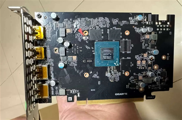RTX 3050 6GB正式發(fā)布：無需外接供電的真“亮機(jī)卡”
