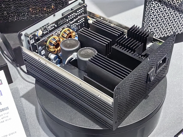 1100W電源不需要風(fēng)扇！酷冷至尊做到了