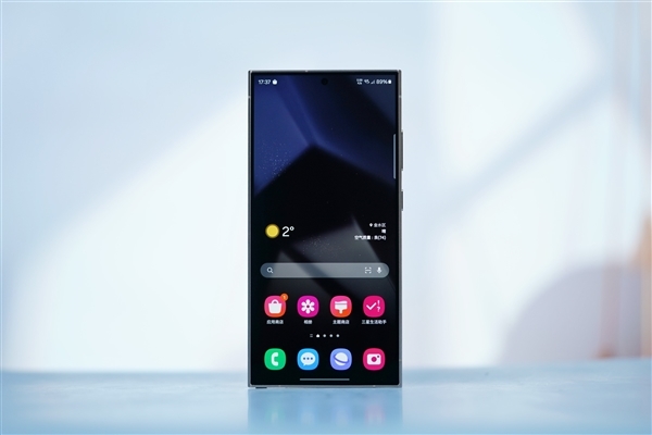 大幅領(lǐng)先iPhone 15系列！三星S24系列“好評(píng)率”歷史首次超越iPhone