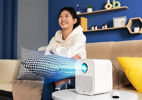 首發(fā)949元 聯(lián)想小新100S投影儀預售：搭載華為海思處理器