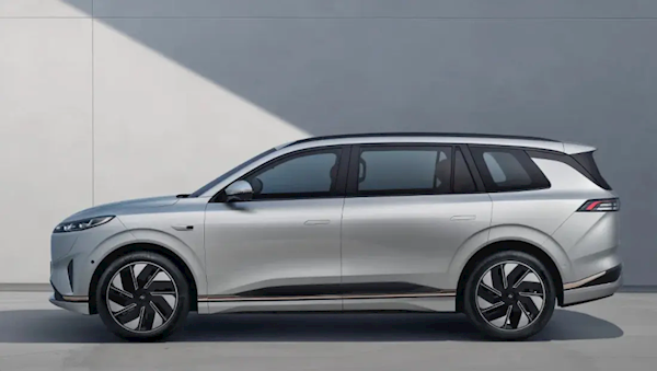 20萬(wàn)級(jí)大五座SUV！東風(fēng)奕派eπ008五座版正式官宣