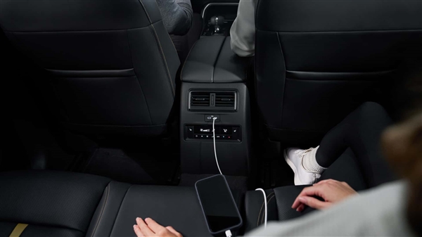 配3.3T直六發(fā)動機(jī) 全新馬自達(dá)CX-70官圖發(fā)布：日系顏值巔峰