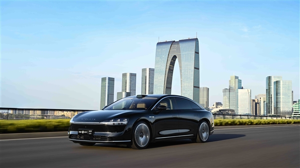 真花粉！楊冪下單享界S9等提車 還是華為Mate X5用戶