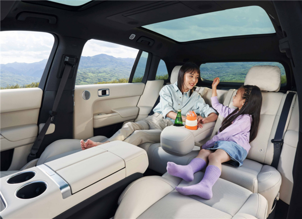 33.98萬(wàn)起售 理想L7更多信息曝光：后排瞬間可成“大床”