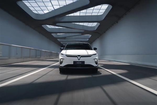 又一造車新勢(shì)力擁抱華為 嵐圖知音官圖發(fā)布：800V純電SUV