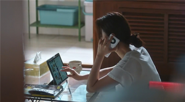 華為Mate 40 Pro現(xiàn)身劉亦菲新?。▲櫭蒓S開機(jī)動畫太吸睛