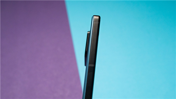 驍龍8 Gen3續(xù)航怪獸！華碩Zenfone 11 Ultra圖賞：頂配價格超8000元