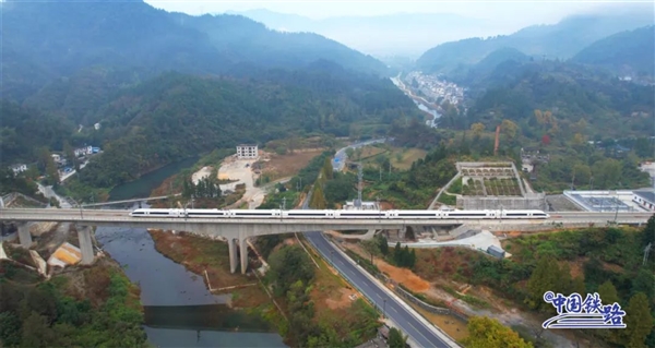 開通倒計(jì)時(shí)！昌景黃高鐵全線開始試運(yùn)行：設(shè)計(jì)時(shí)速350公里