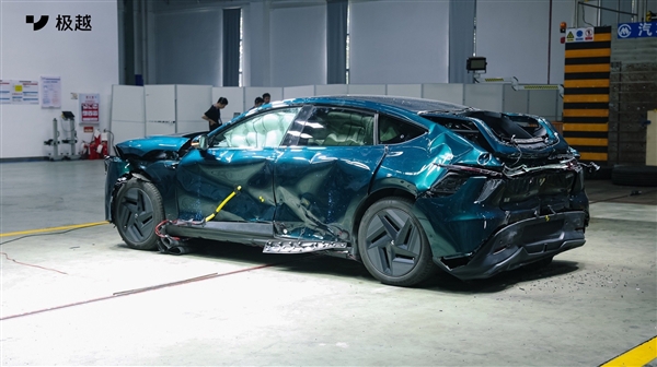 極越汽車：極越07車門解鎖力高5000N 嚴(yán)重變形也能打開