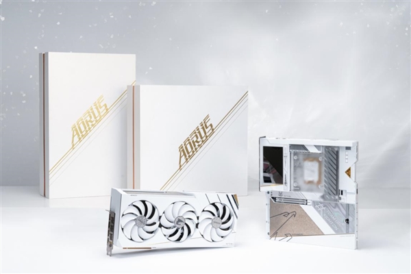 35999元！技嘉發(fā)布鈦金雕Z790主板、RTX 4080 SUPER顯卡套裝：限量300套