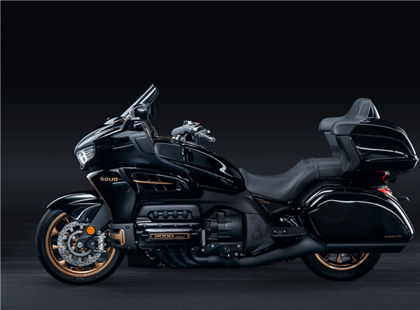 全球唯一V8水平對(duì)置發(fā)動(dòng)機(jī)+8DCT自動(dòng)換擋！長(zhǎng)城靈魂摩托正式發(fā)布