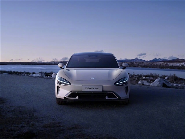 小米汽車SU7海灣藍(lán)/橄欖綠/雅灰實(shí)拍圖對(duì)比！你最喜歡哪一款