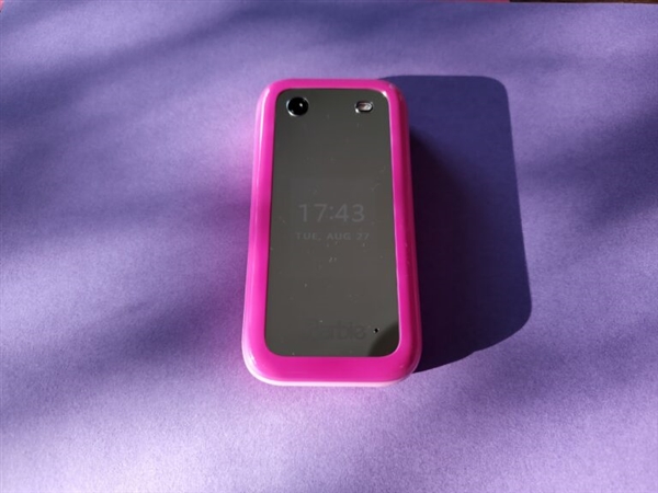 919元！HMD Barbie芭比聯(lián)名翻蓋機(jī)發(fā)布：粉色機(jī)身少女心爆棚