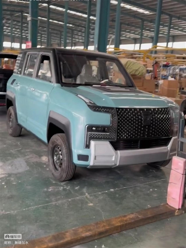 仰望U8老頭樂現(xiàn)身 網(wǎng)友：除了輪胎其它沒毛病