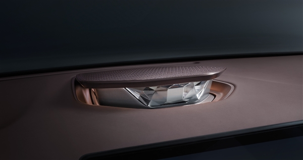 比亞迪首款D級智能豪華旗艦GT！騰勢Z9GT高清圖曝光：內(nèi)置2個冰箱