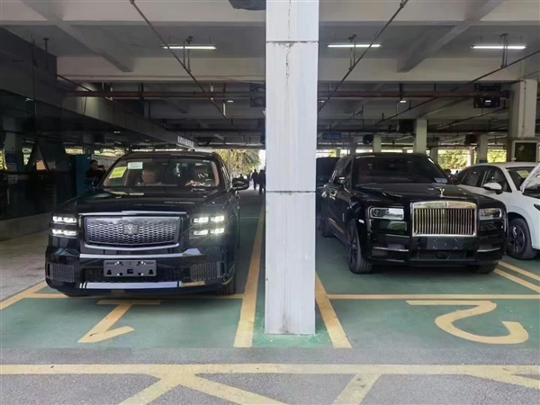 日本VS英國(guó)！豐田世極SUV、勞斯萊斯庫里南同框：氣場(chǎng)不輸