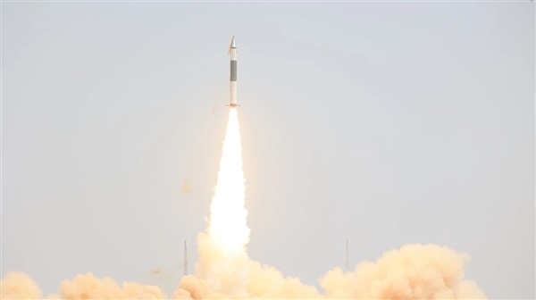 快舟十一號固體火箭發(fā)射一箭四星：車載移動 導(dǎo)里導(dǎo)氣