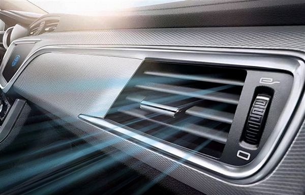 車主注意 男子車內(nèi)空調(diào)開太低被凍成痙攣