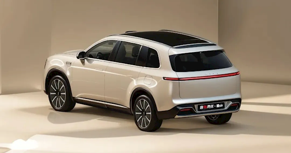 問界M8外觀渲染圖曝光：環(huán)形燈帶上車 前臉與問界M9大不同