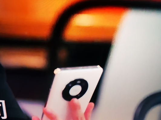 華為Mate 40 Pro現(xiàn)身劉亦菲新?。▲櫭蒓S開機(jī)動畫太吸睛