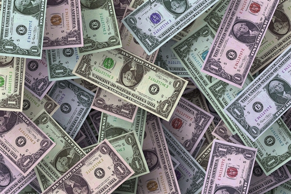 美國(guó)消費(fèi)降級(jí)趨勢(shì)已成：麥當(dāng)勞、肯德基等卷入5美元套餐賽道