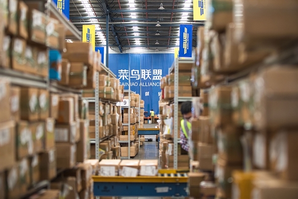 菜鳥將投2億：補貼快遞員爬樓送貨上門