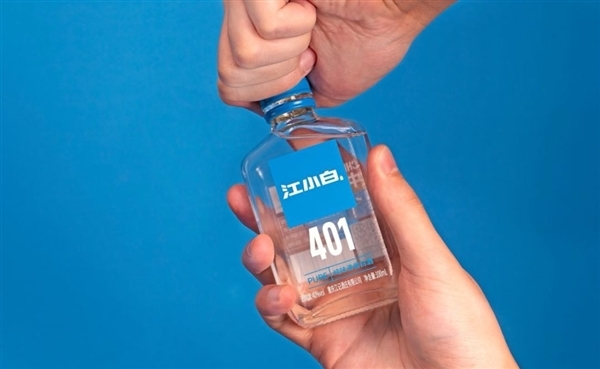 東方甄選主播天權(quán)火速道歉：江小白的酒當(dāng)然是白酒 自己很喜歡