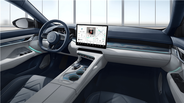 極氪車主：高速上顯示屏突然死機(jī) “重啟大法”才管用