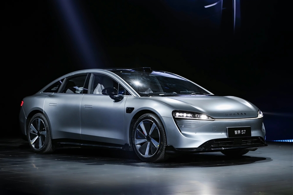 小米SU7、智界S7到底買誰(shuí)！余承東：必須是我們 智駕遠(yuǎn)超友商