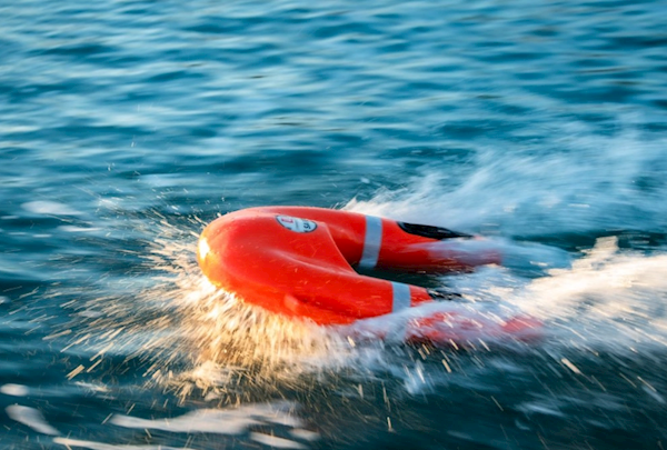 電動救生圈亮相CES：時速15公里 續(xù)航6公里