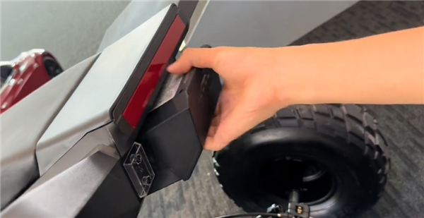 最便宜的特斯拉來(lái)了！Cyberquad玩具越野車(chē)中國(guó)上市：11990元買(mǎi)嗎？