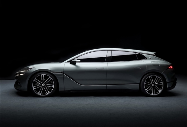 騰勢(shì)Z9GT新配色亮相！網(wǎng)友直呼帥炸 顏值不輸保時(shí)捷帕梅