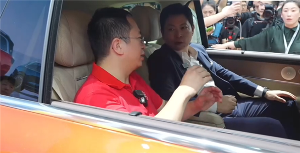 余承東稱享界S9價格只有邁巴赫1/10 但更豪華