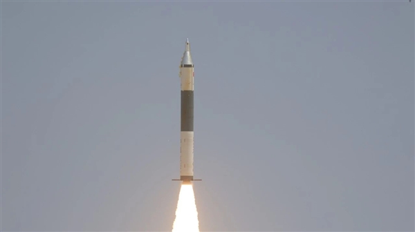 快舟十一號固體火箭發(fā)射一箭四星：車載移動 導(dǎo)里導(dǎo)氣