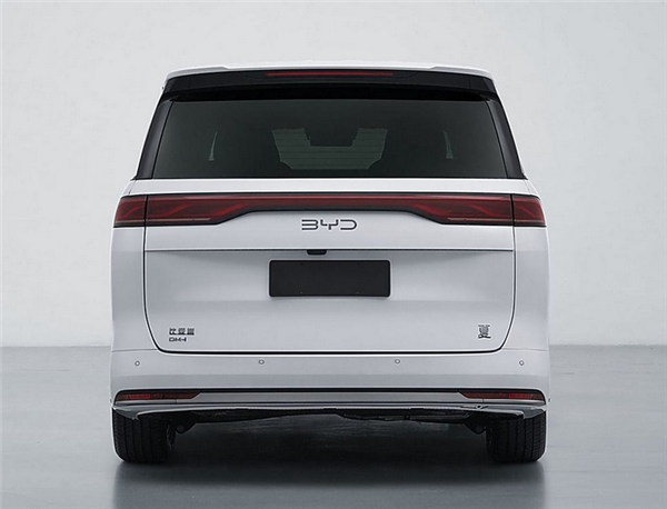 比亞迪全新MPV“夏”內(nèi)飾正式曝光：首次采用三屏設計+懷擋布局