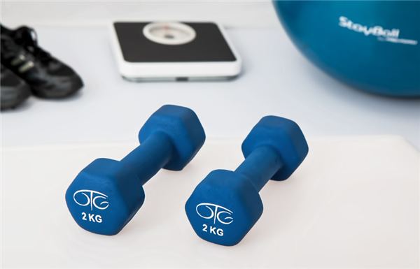 程序員長胖100斤 睡1小時(shí)呼吸停40次：生活不規(guī)律至體重激增