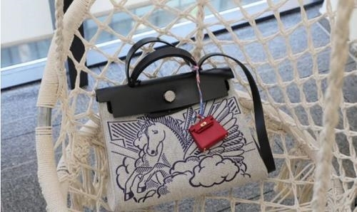 4年前訂單仍未發(fā)貨退款！奢侈品電商第一股寺庫被強制退市