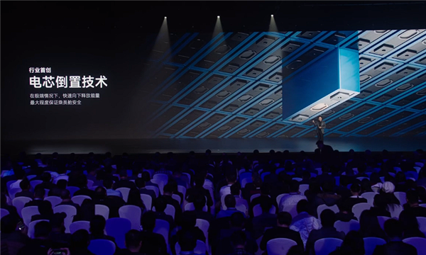 小米自研800V高壓碳化硅平臺(tái) 雷軍：實(shí)際已達(dá)900V