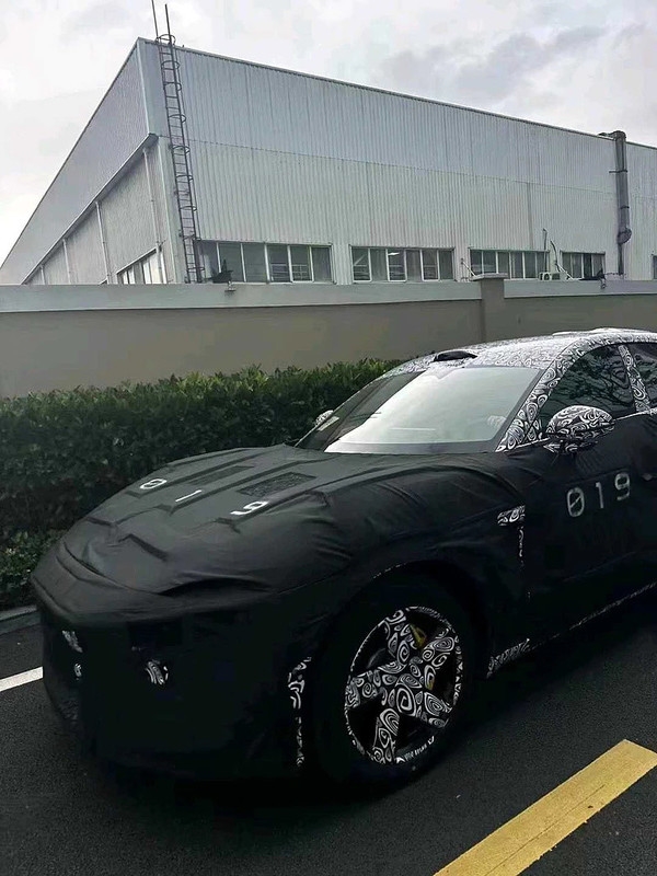 雷軍大殺招！小米汽車SUV路測諜照曝光：網(wǎng)友直呼法拉利Purosangue既視感
