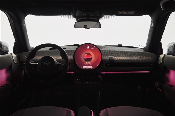 寶馬展示新一代純電Mini