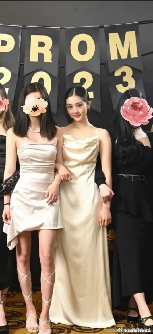 黃磊女兒黃多多17歲穿搭引熱議 網(wǎng)友稱過于成熟、名媛化