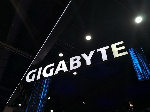 技嘉發(fā)布AI TOP 100E SSD：適用于AI訓練 TBW可達219000