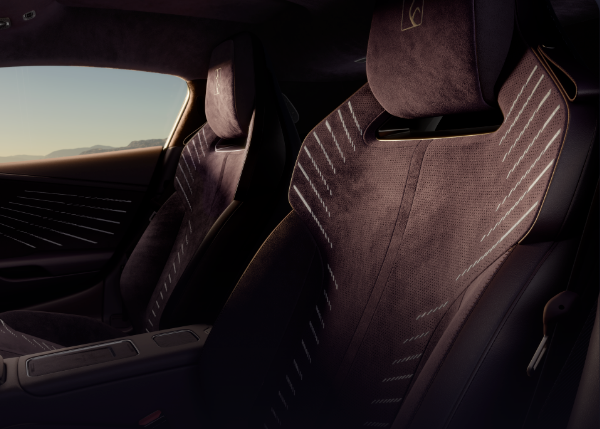 比亞迪百萬超跑 仰望U9內(nèi)飾官方詳解：俯沖式儀表臺貼地飛行